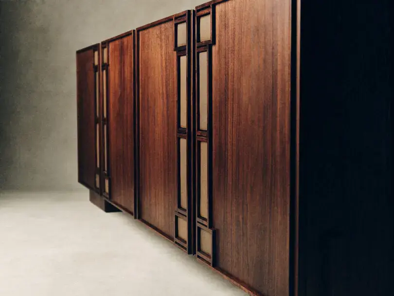 Aceste piese de mobilier din carcasă sunt impodobite inteligent cu plăci ceramice