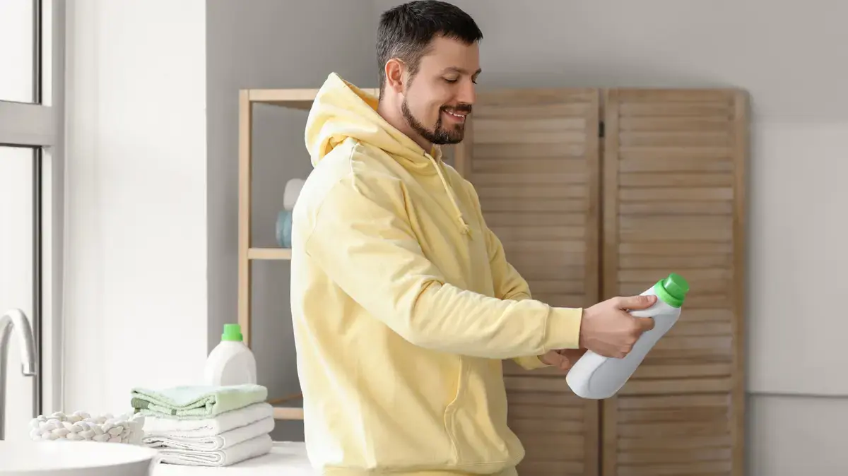 Cum să organizezi baia cu un truc DIY ingenios