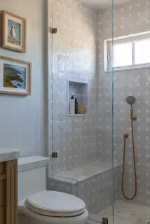 Top 10 Designuri de Baie: Cum să-ți Transformi Spațiul într-un Sanctuar