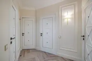 Uși de interior: culori și texturi căutate de cumpărători în 2026
