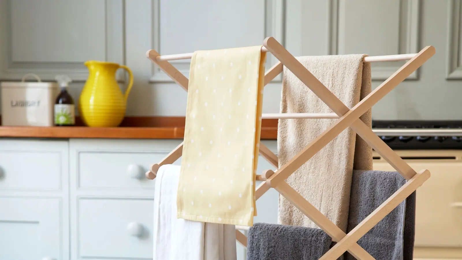 Aldi lansează un dehumidificator ieftin pentru case mici
