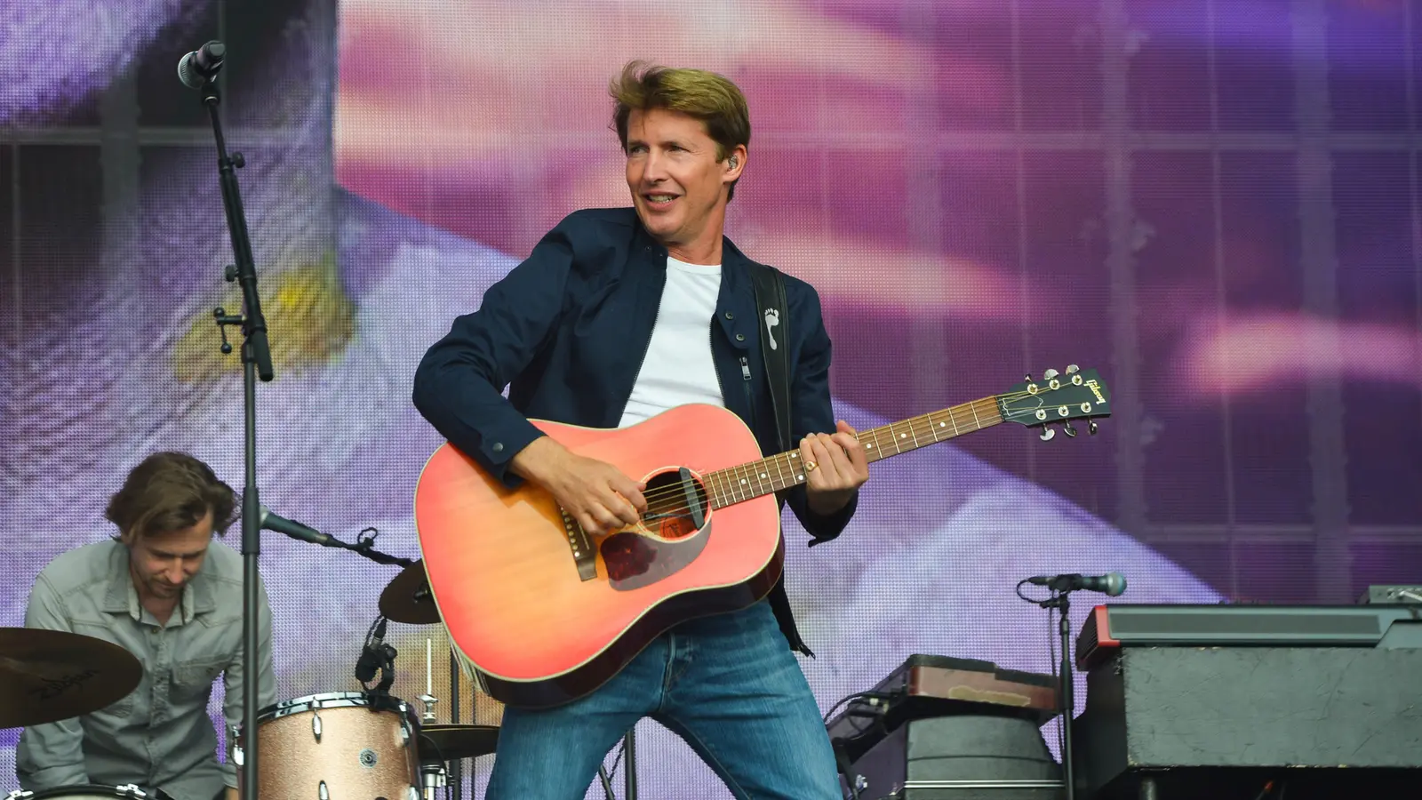 Baia cu linii bold ale lui James Blunt arată că designul nu trebuie să fie fricăzătoare