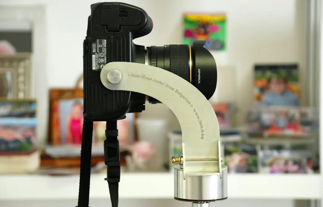 Cum folosim camera flexibilă pentru birou, oaspeți + televizor (The Snug Makeover!)