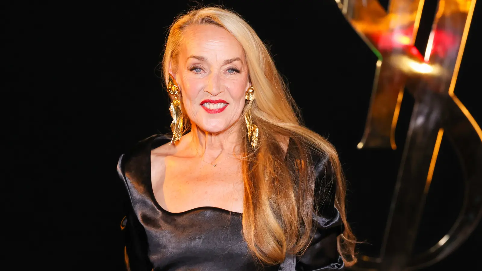 Grădina romantică a lui Jerry Hall: Cum să creezi un arc spectaculos de trandafiri