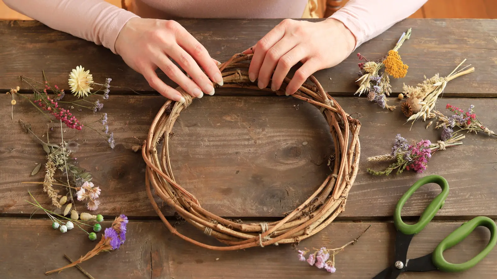 Decorează ușa cu un DIY rustic ieftin și frumos