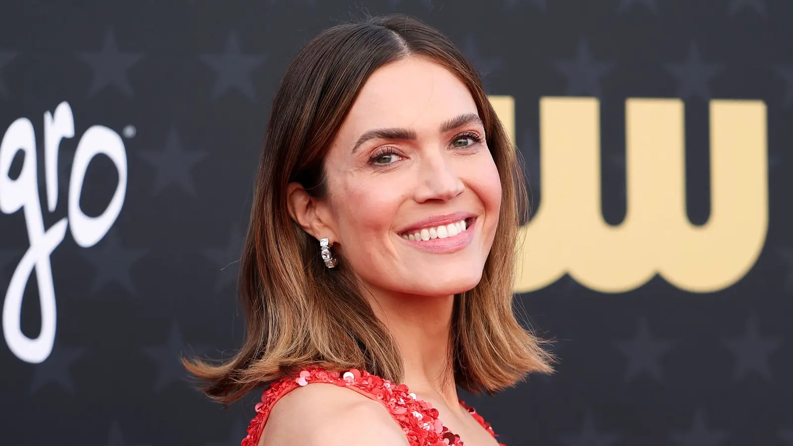 Grădina lui Mandy Moore: cactuși sculptați și arhitectură minimală