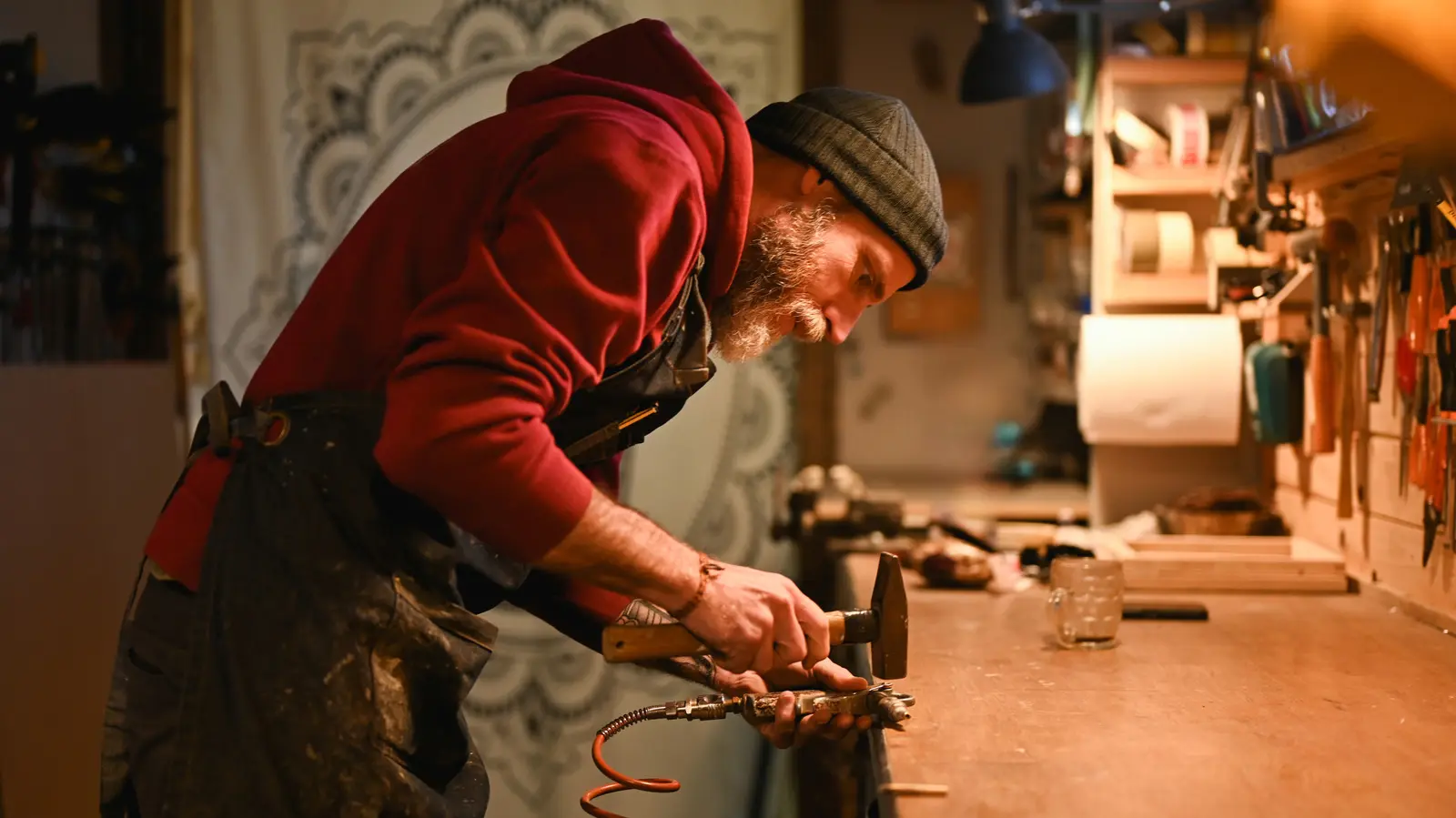 Masa de lucru ajustabilă Lowe's: revoluție în garajul de bricolaj
