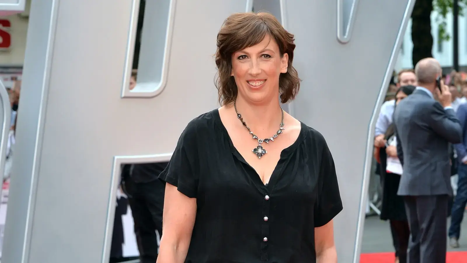 Miranda Hart transformă camera de zi într-un spațiu de design inteligent