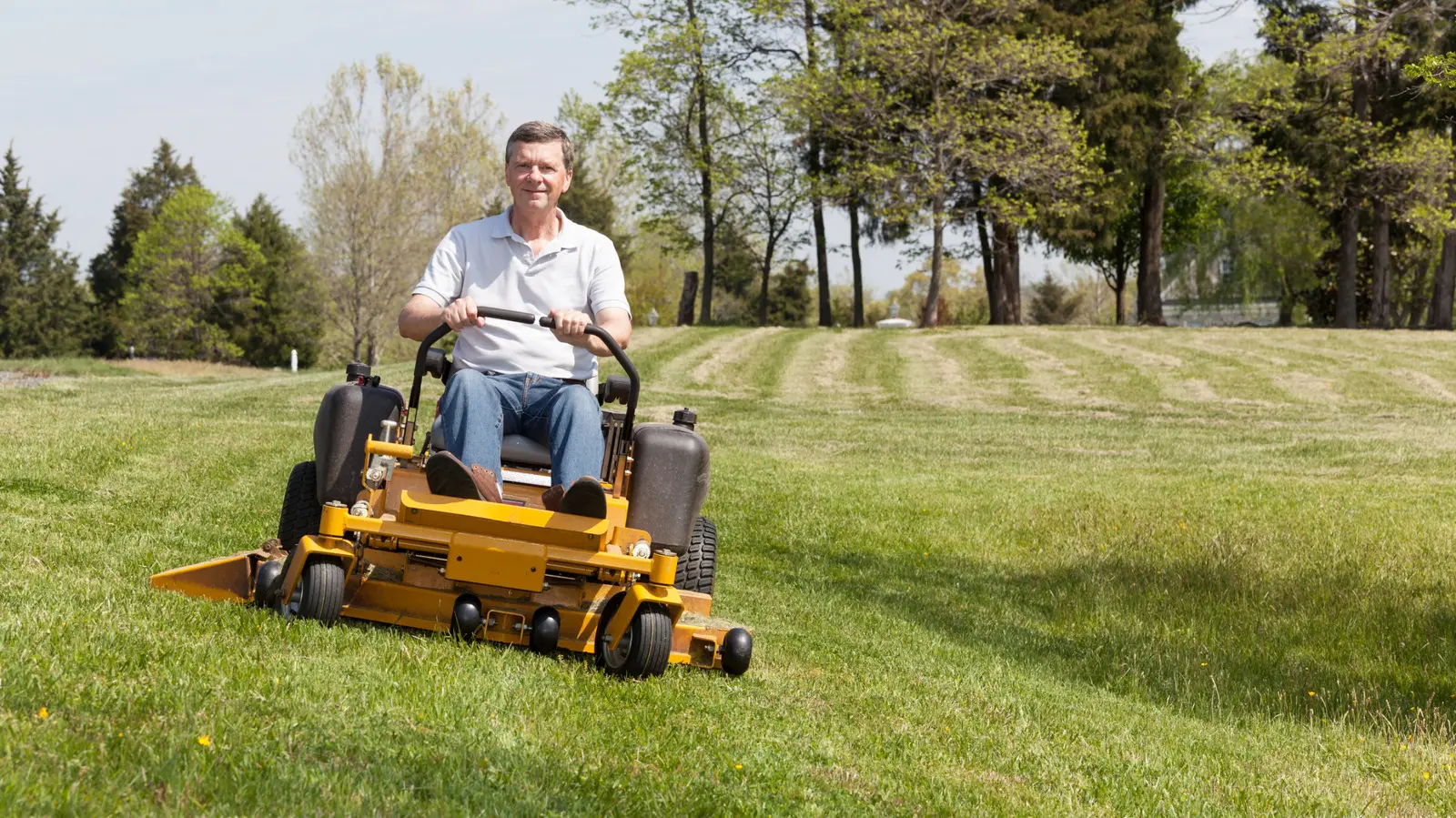Cel mai accesibil zero-turn la Lowe's: modele sub 2.500 de dolari pentru grădină perfectă