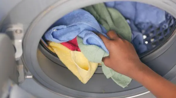 Programul rapid al mașinii de spălat: când nu trebuie folosit