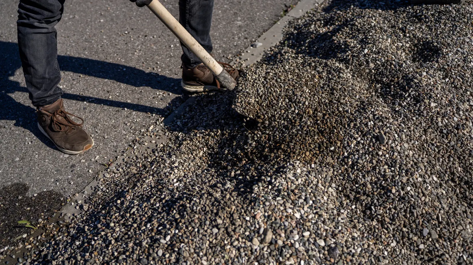 Spune adio piatră de râu: Material reciclat fără burătă pentru curți