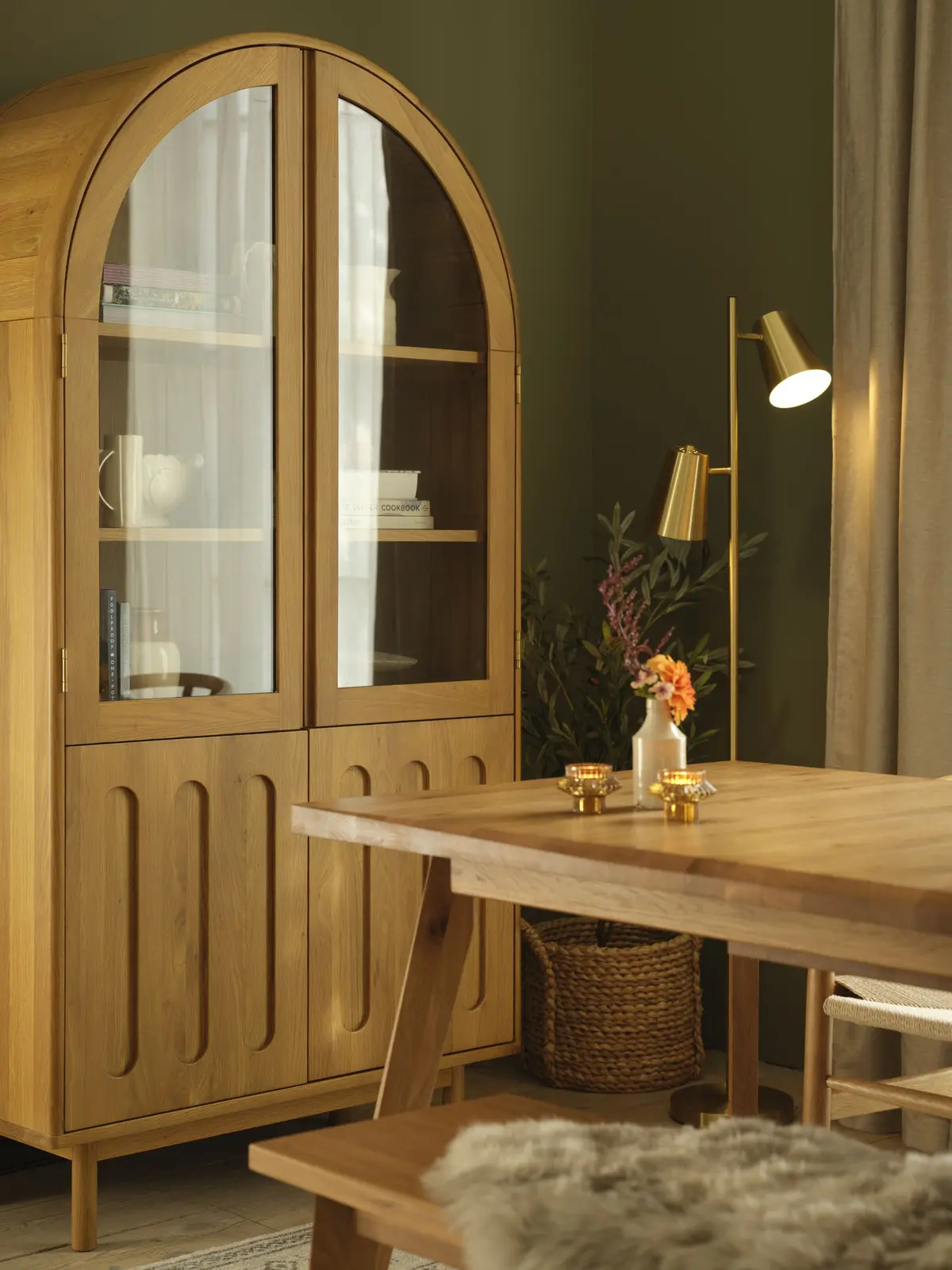 Creează un spațiu de cină fără timp în această toamnă cu Oak Furnitureland