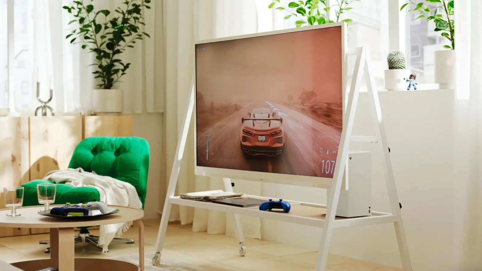 Stand mobil IKEA pentru TV: jocuri și relaxare în orice spațiu